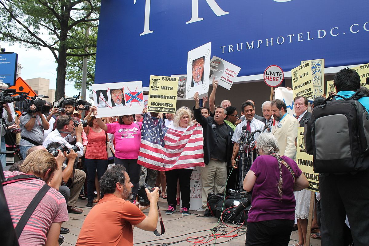 trump_protest_washington_d-c-_-_july_9_2015